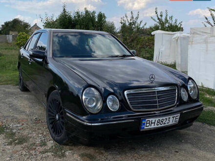 Мерседес Е-Класс 2000 в Измаиле на Automoto.ua Черный Мерседес Е-Класс, объемом двигателя 2.15 л и пробегом 400 тыс. км за 1800 $, фото 1 на Automoto.ua