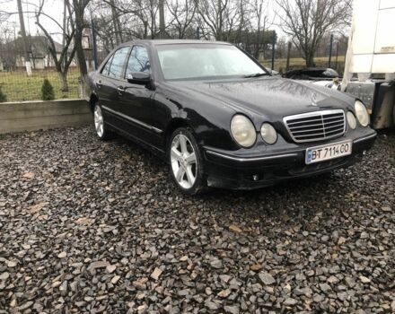 Чорний Мерседес Е-Клас, об'ємом двигуна 3.2 л та пробігом 300 тис. км за 3700 $, фото 1 на Automoto.ua