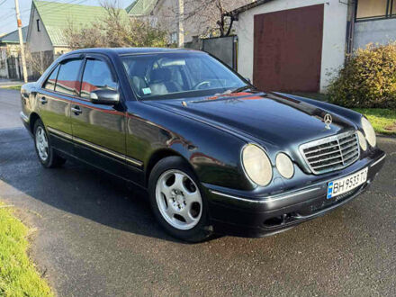 Черный Мерседес Е-Класс, объемом двигателя 3.2 л и пробегом 396 тыс. км за 3950 $, фото 1 на Automoto.ua