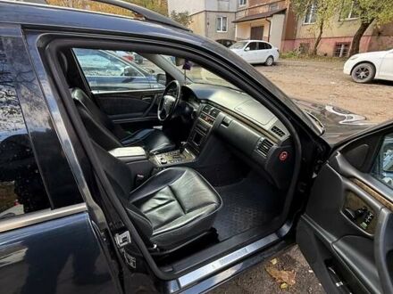 Черный Мерседес Е-Класс, объемом двигателя 4.3 л и пробегом 325 тыс. км за 4500 $, фото 1 на Automoto.ua