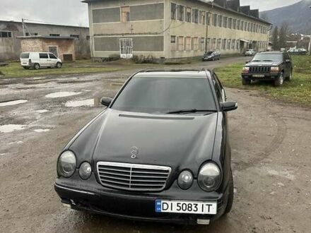 Черный Мерседес Е-Класс, объемом двигателя 3.2 л и пробегом 400 тыс. км за 2800 $, фото 1 на Automoto.ua