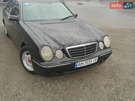 Чорний Мерседес Е-Клас, об'ємом двигуна 2 л та пробігом 330 тис. км за 3800 $, фото 1 на Automoto.ua