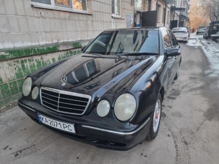 Чорний Мерседес Е-Клас, об'ємом двигуна 2 л та пробігом 333 тис. км за 2500 $, фото 1 на Automoto.ua