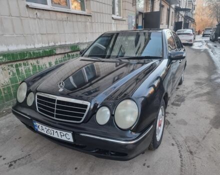 Черный Мерседес Е-Класс, объемом двигателя 2 л и пробегом 333 тыс. км за 2500 $, фото 1 на Automoto.ua