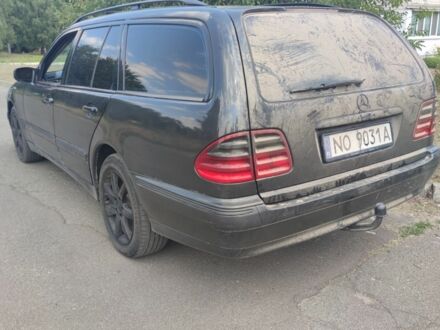 Черный Мерседес Е-Класс, объемом двигателя 0 л и пробегом 350 тыс. км за 2100 $, фото 1 на Automoto.ua