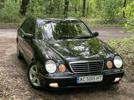 Мерседес Е-Класс 2000 в Киверцы на Automoto.ua Черный Мерседес Е-Класс, объемом двигателя 2.7 л и пробегом 406 тыс. км за 4200 $, фото 1 на Automoto.ua