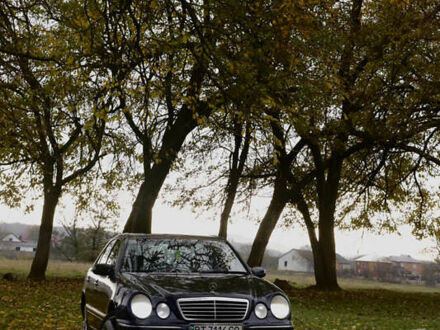 Чорний Мерседес Е-Клас, об'ємом двигуна 3.2 л та пробігом 380 тис. км за 2600 $, фото 1 на Automoto.ua