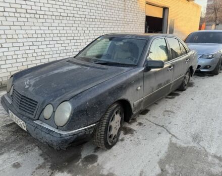 Черный Мерседес Е-Класс, объемом двигателя 0 л и пробегом 200 тыс. км за 1300 $, фото 1 на Automoto.ua