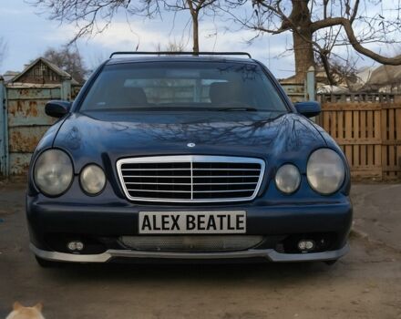 Чорний Мерседес Е-Клас, об'ємом двигуна 2 л та пробігом 400 тис. км за 1450 $, фото 1 на Automoto.ua