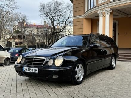 Черный Мерседес Е-Класс, объемом двигателя 3.2 л и пробегом 250 тыс. км за 3900 $, фото 1 на Automoto.ua