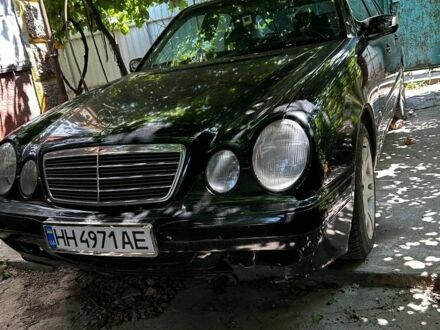 Чорний Мерседес Е-Клас, об'ємом двигуна 2.8 л та пробігом 30 тис. км за 3000 $, фото 1 на Automoto.ua