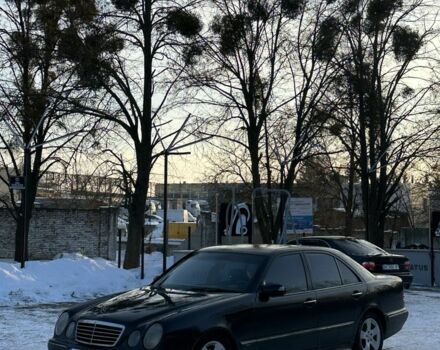 Черный Мерседес Е-Класс, объемом двигателя 3.2 л и пробегом 370 тыс. км за 3400 $, фото 1 на Automoto.ua