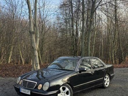Черный Мерседес Е-Класс, объемом двигателя 2.2 л и пробегом 387 тыс. км за 2999 $, фото 1 на Automoto.ua