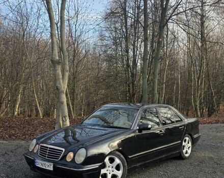 Чорний Мерседес Е-Клас, об'ємом двигуна 2.2 л та пробігом 387 тис. км за 2999 $, фото 1 на Automoto.ua
