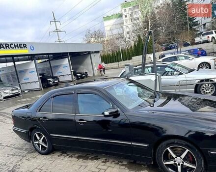 Черный Мерседес Е-Класс, объемом двигателя 3.2 л и пробегом 200 тыс. км за 5500 $, фото 1 на Automoto.ua