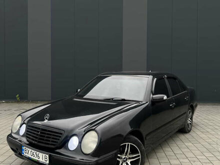 Черный Мерседес Е-Класс, объемом двигателя 2 л и пробегом 430 тыс. км за 3600 $, фото 1 на Automoto.ua