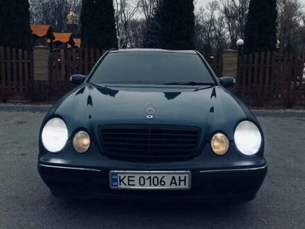 Черный Мерседес Е-Класс, объемом двигателя 4.3 л и пробегом 339 тыс. км за 5000 $, фото 1 на Automoto.ua