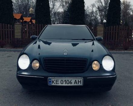 Черный Мерседес Е-Класс, объемом двигателя 4.3 л и пробегом 339 тыс. км за 5000 $, фото 1 на Automoto.ua