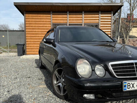 Мерседес Е-Класс 2001 в Хмельницком на Automoto.ua Черный Мерседес Е-Класс, объемом двигателя 2.2 л и пробегом 395 тыс. км за 4499 $, фото 1 на Automoto.ua