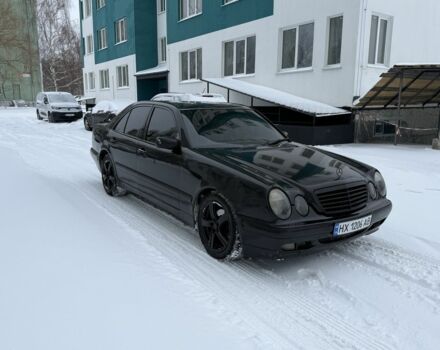 Черный Мерседес Е-Класс, объемом двигателя 3.2 л и пробегом 350 тыс. км за 2999 $, фото 1 на Automoto.ua