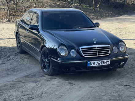 Мерседес Е-Класс 2001 в Киеве на Automoto.ua Черный Мерседес Е-Класс, объемом двигателя 3.2 л и пробегом 320 тыс. км за 6000 $, фото 1 на Automoto.ua