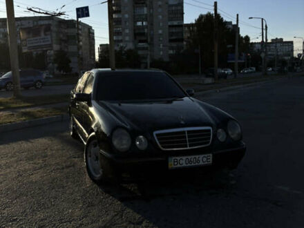 Чорний Мерседес Е-Клас, об'ємом двигуна 2 л та пробігом 365 тис. км за 3000 $, фото 1 на Automoto.ua