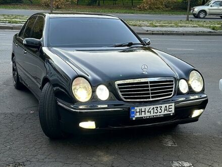 Черный Мерседес Е-Класс, объемом двигателя 3.2 л и пробегом 0 тыс. км за 5000 $, фото 1 на Automoto.ua