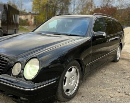 Мерседес Е-Класс 2001 в Бориславе на Automoto.ua Черный Мерседес Е-Класс, объемом двигателя 3.2 л и пробегом 400 тыс. км за 3850 $, фото 1 на Automoto.ua