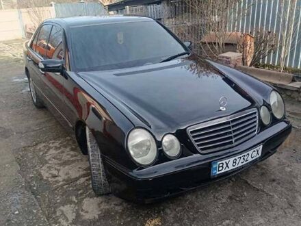 Черный Мерседес Е-Класс, объемом двигателя 2.6 л и пробегом 385 тыс. км за 3950 $, фото 1 на Automoto.ua