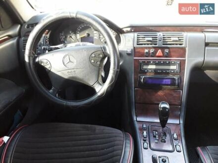 Мерседес Е-Класс 2001 в Сарате на Automoto.ua Черный Мерседес Е-Класс, объемом двигателя 2.8 л и пробегом 100 тыс. км за 3333 $, фото 1 на Automoto.ua