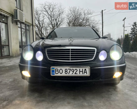 Черный Мерседес Е-Класс, объемом двигателя 3.2 л и пробегом 372 тыс. км за 5750 $, фото 1 на Automoto.ua