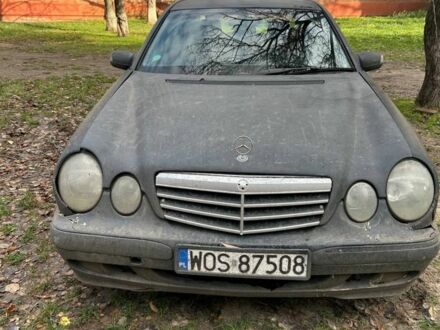 Черный Мерседес Е-Класс, объемом двигателя 0 л и пробегом 250 тыс. км за 850 $, фото 1 на Automoto.ua