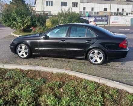 Черный Мерседес Е-Класс, объемом двигателя 3.2 л и пробегом 380 тыс. км за 2000 $, фото 1 на Automoto.ua