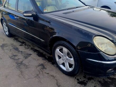 Черный Мерседес Е-Класс, объемом двигателя 2.7 л и пробегом 413 тыс. км за 4950 $, фото 1 на Automoto.ua