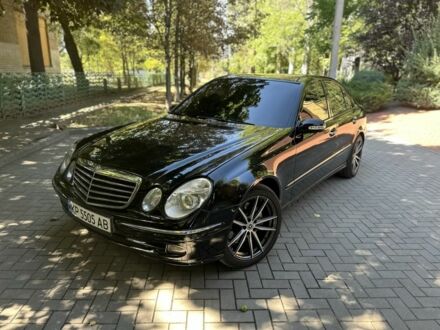 Мерседес Е-Класс 2002 в Запорожье на Automoto.ua Черный Мерседес Е-Класс, объемом двигателя 5 л и пробегом 317 тыс. км за 8100 $, фото 1 на Automoto.ua