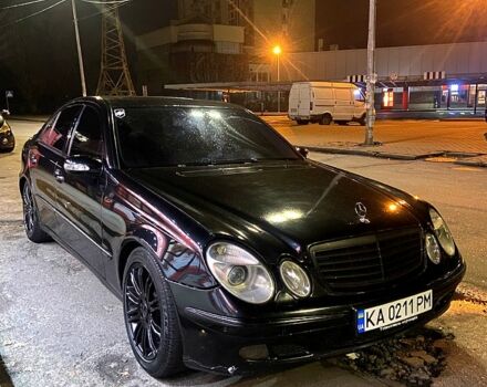 Черный Мерседес Е-Класс, объемом двигателя 3.2 л и пробегом 458 тыс. км за 5000 $, фото 1 на Automoto.ua