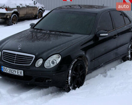 Черный Мерседес Е-Класс, объемом двигателя 3.2 л и пробегом 220 тыс. км за 6000 $, фото 1 на Automoto.ua