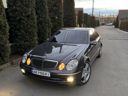 Черный Мерседес Е-Класс, объемом двигателя 2.6 л и пробегом 346 тыс. км за 6400 $, фото 1 на Automoto.ua