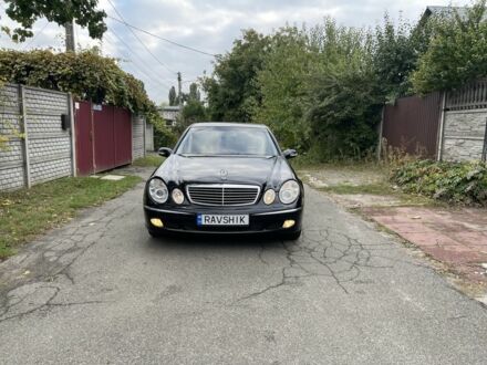 Черный Мерседес Е-Класс, объемом двигателя 1.8 л и пробегом 300 тыс. км за 4900 $, фото 1 на Automoto.ua