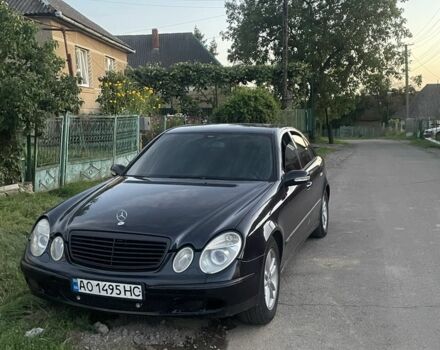 Чорний Мерседес Е-Клас, об'ємом двигуна 2.1 л та пробігом 300 тис. км за 4400 $, фото 1 на Automoto.ua