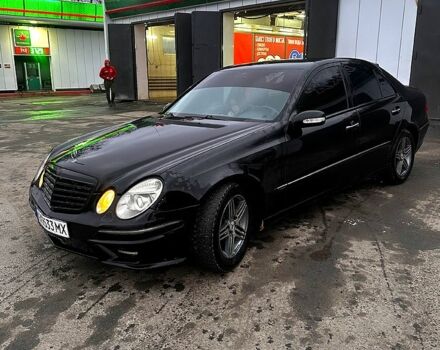 Черный Мерседес Е-Класс, объемом двигателя 3.2 л и пробегом 450 тыс. км за 6500 $, фото 1 на Automoto.ua