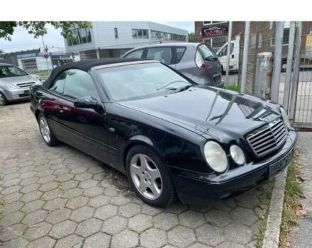 Чорний Мерседес Е-Клас, об'ємом двигуна 2 л та пробігом 300 тис. км за 3519 $, фото 1 на Automoto.ua