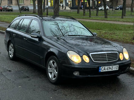 Черный Мерседес Е-Класс, объемом двигателя 2.2 л и пробегом 330 тыс. км за 5200 $, фото 1 на Automoto.ua