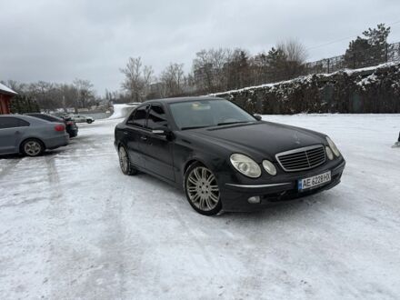 Чорний Мерседес Е-Клас, об'ємом двигуна 5 л та пробігом 303 тис. км за 7999 $, фото 1 на Automoto.ua