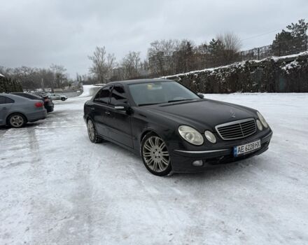 Черный Мерседес Е-Класс, объемом двигателя 5 л и пробегом 303 тыс. км за 7999 $, фото 1 на Automoto.ua