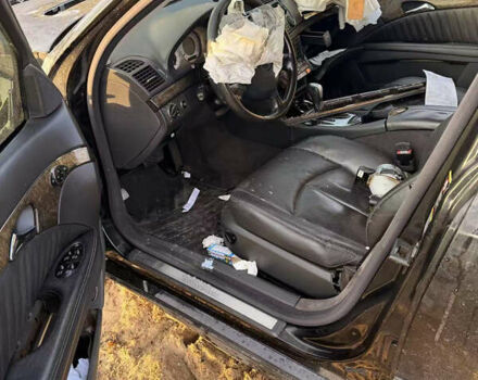 Чорний Мерседес Е-Клас, об'ємом двигуна 3.2 л та пробігом 400 тис. км за 2600 $, фото 1 на Automoto.ua