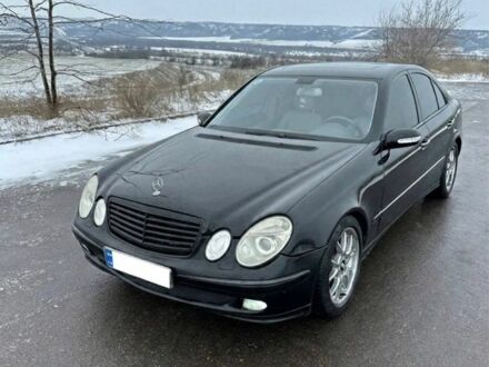 Черный Мерседес Е-Класс, объемом двигателя 3.2 л и пробегом 333 тыс. км за 2700 $, фото 1 на Automoto.ua