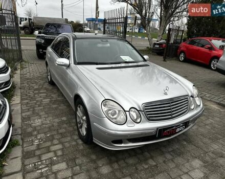 Черный Мерседес Е-Класс, объемом двигателя 3.2 л и пробегом 300 тыс. км за 7500 $, фото 1 на Automoto.ua