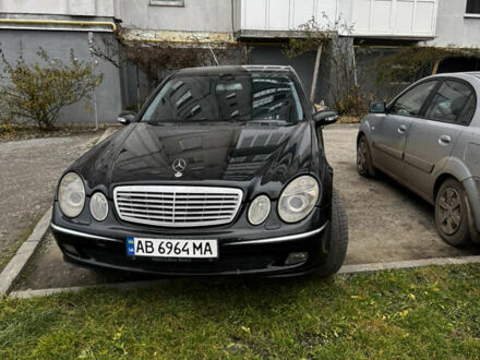 Черный Мерседес Е-Класс, объемом двигателя 3.22 л и пробегом 380 тыс. км за 8999 $, фото 1 на Automoto.ua