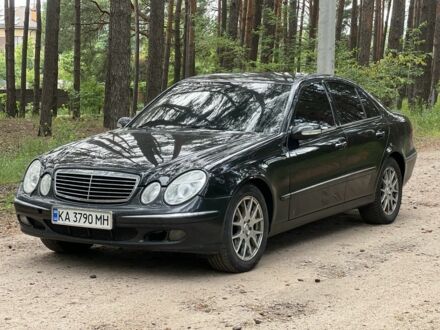 Мерседес Е-Клас 2003 у Києві на Automoto.ua Чорний Мерседес Е-Клас, об'ємом двигуна 2.1 л та пробігом 490 тис. км за 6200 $, фото 1 на Automoto.ua